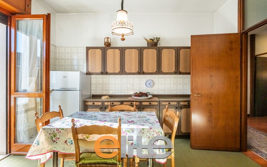 4 locali con box ampio ultimo piano tripla esposizione