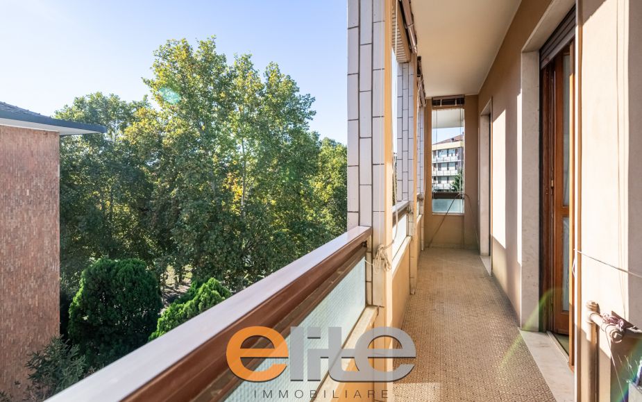 4 locali con box ampio ultimo piano tripla esposizione