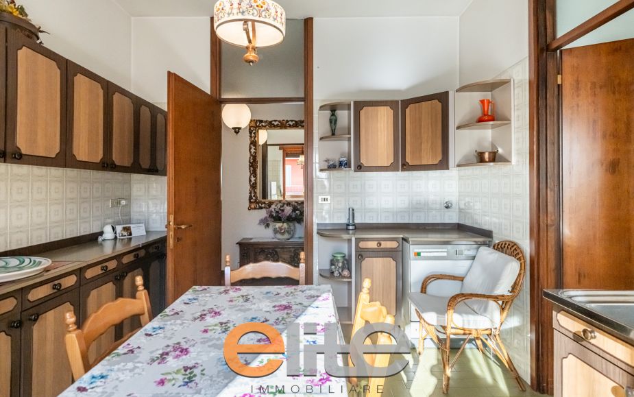 4 locali con box ampio ultimo piano tripla esposizione