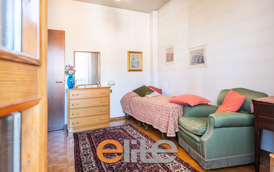 4 locali con box ampio ultimo piano tripla esposizione