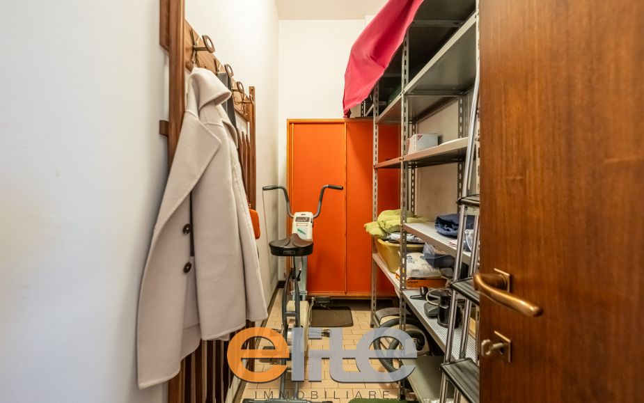 4 locali con box ampio ultimo piano tripla esposizione