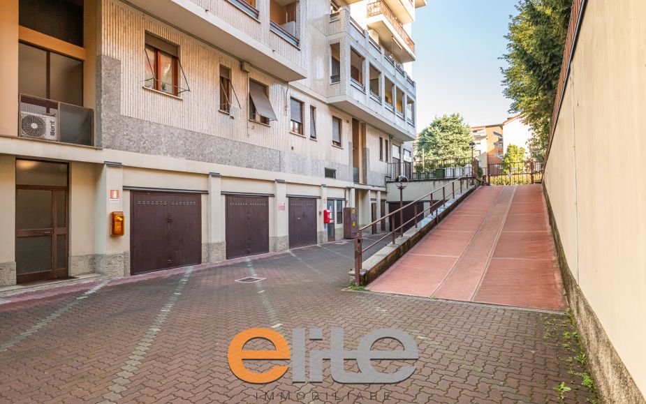 4 locali con box ampio ultimo piano tripla esposizione