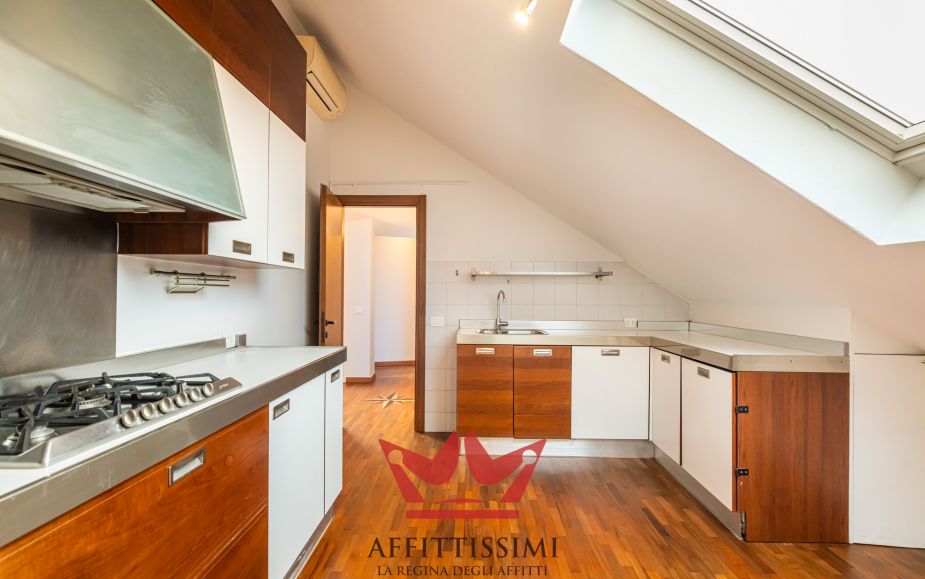 3 Locali in mansarda con doppi servizi