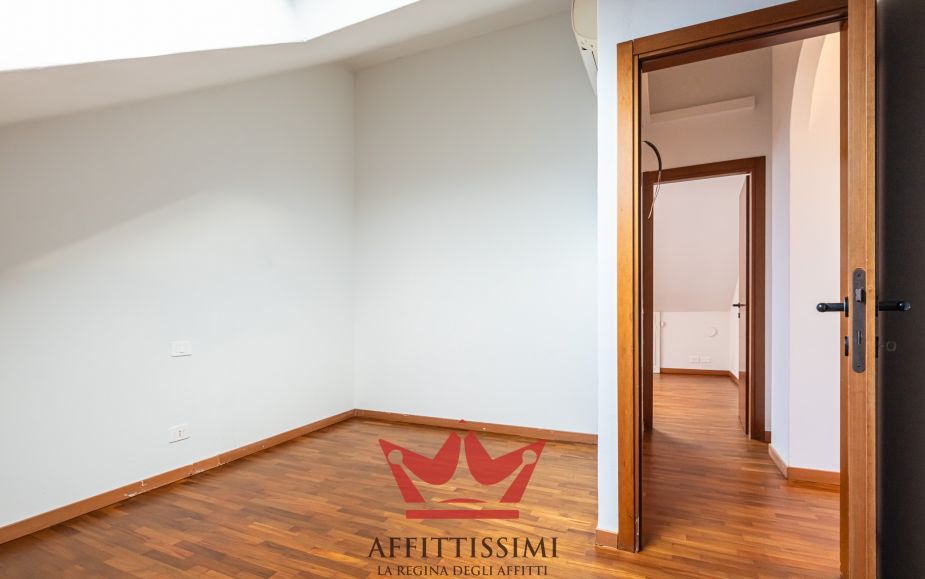 3 Locali in mansarda con doppi servizi