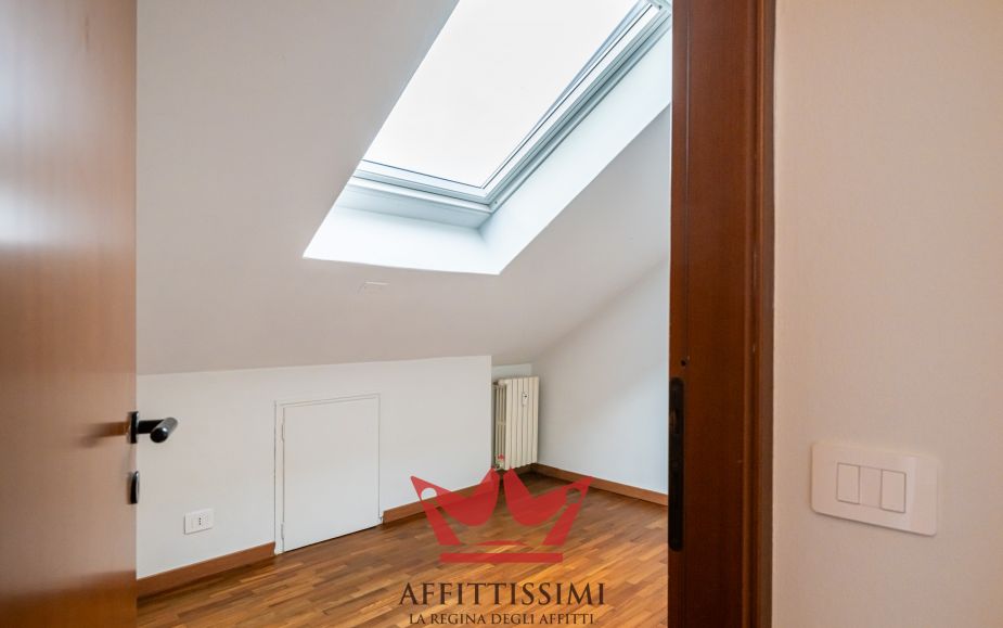 3 Locali in mansarda con doppi servizi