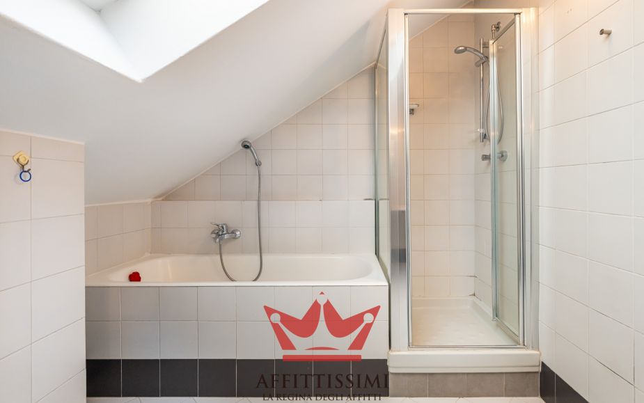 3 Locali in mansarda con doppi servizi