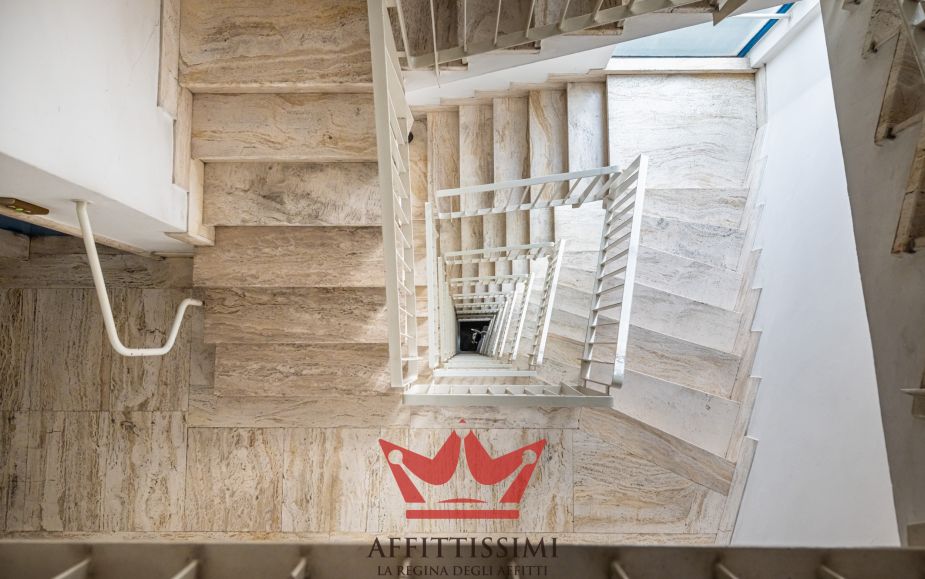 3 Locali in mansarda con doppi servizi