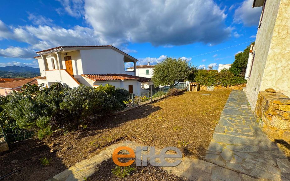 Casa in villetta bifamigliare vista mare in Sardegna a Budoni