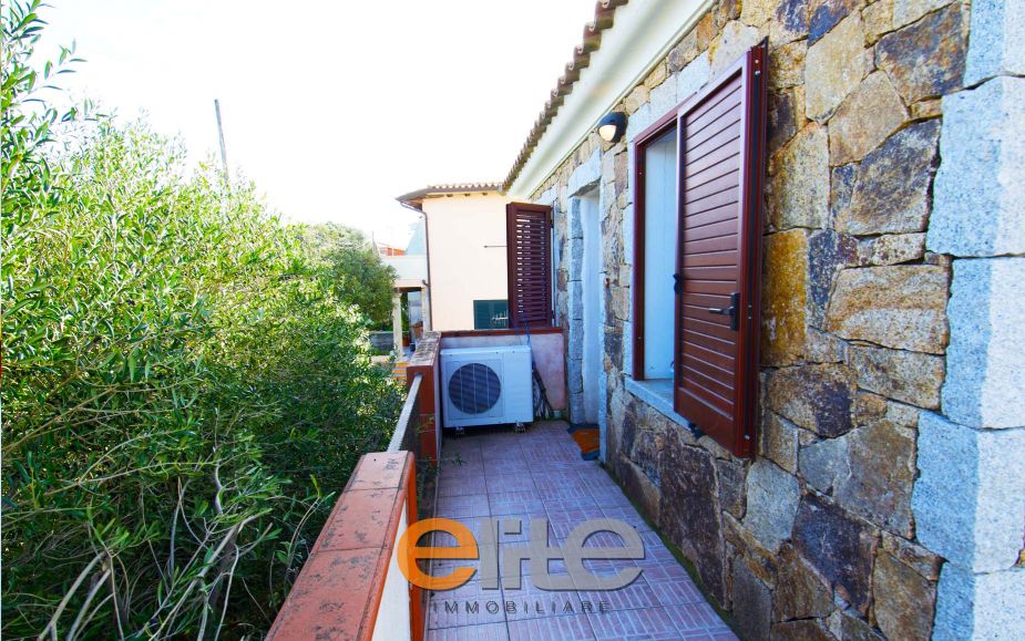 Casa in villetta bifamigliare vista mare in Sardegna a Budoni