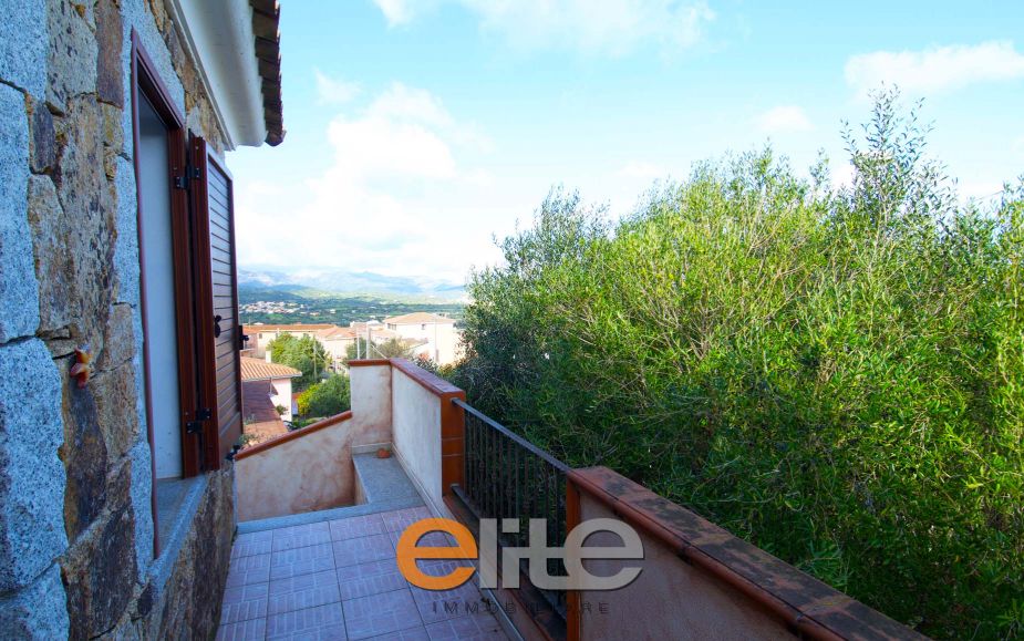 Casa in villetta bifamigliare vista mare in Sardegna a Budoni