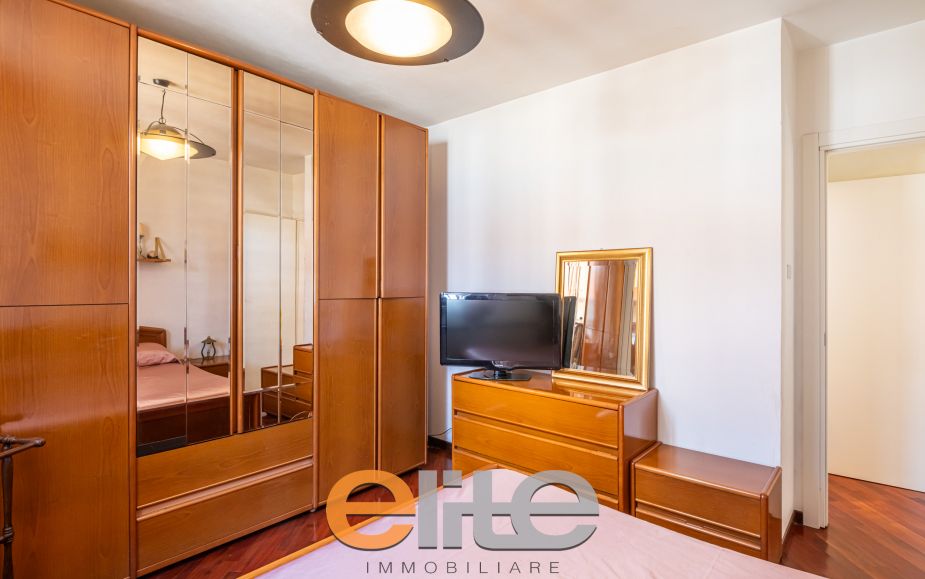 Casa di corte con terrazzo e ampia mansarda.