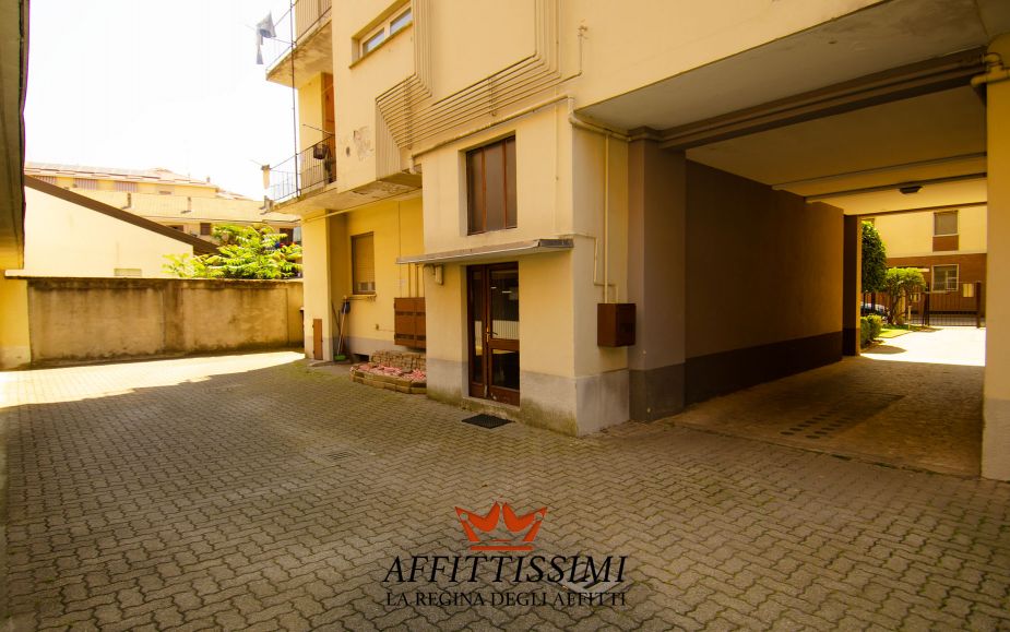 3 Locali affitto in porta mortara - novara