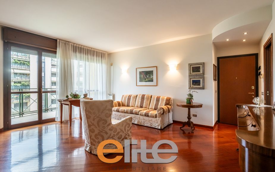 3 locali arredato con terrazzi a loggia