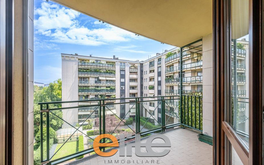 3 locali arredato con terrazzi a loggia