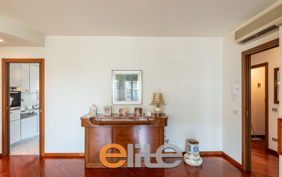 3 locali arredato con terrazzi a loggia