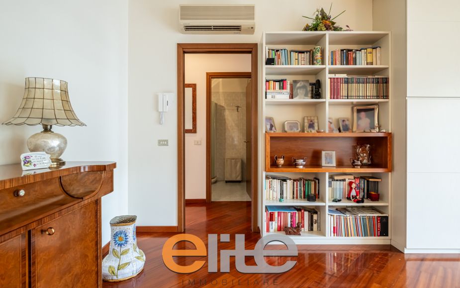 3 locali arredato con terrazzi a loggia