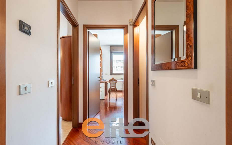 3 locali arredato con terrazzi a loggia