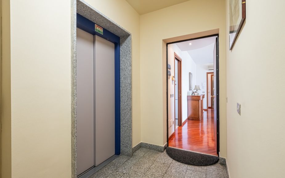 3 locali arredato con terrazzi a loggia