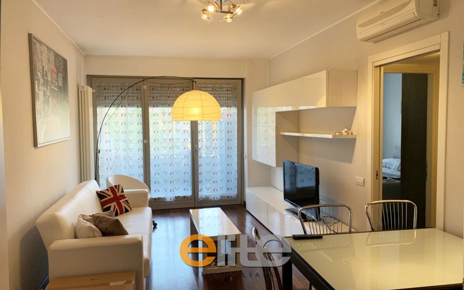 Furnished one-bedroom apartment in a modern building near Bocconi.