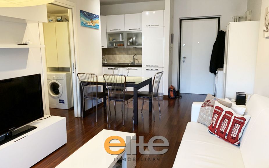 Furnished one-bedroom apartment in a modern building near Bocconi.