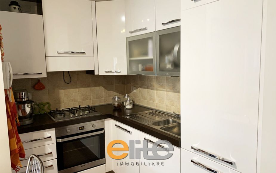 Furnished one-bedroom apartment in a modern building near Bocconi.