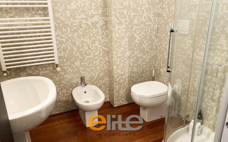 Furnished one-bedroom apartment in a modern building near Bocconi.