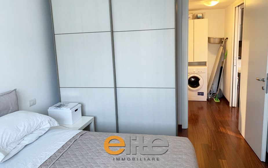 Furnished one-bedroom apartment in a modern building near Bocconi.