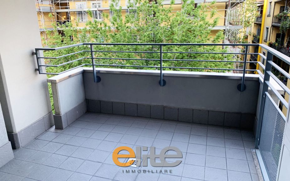 Furnished one-bedroom apartment in a modern building near Bocconi.