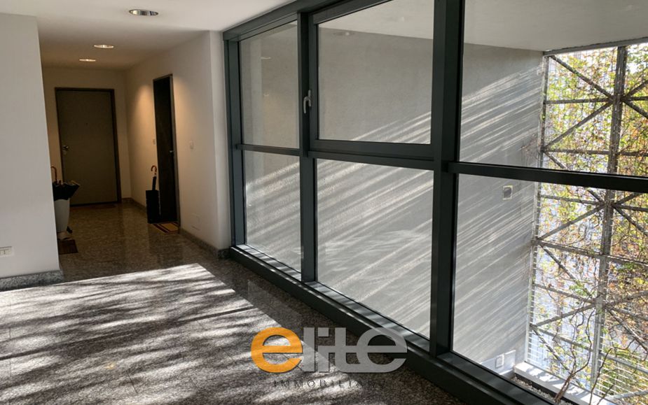 Furnished one-bedroom apartment in a modern building near Bocconi.