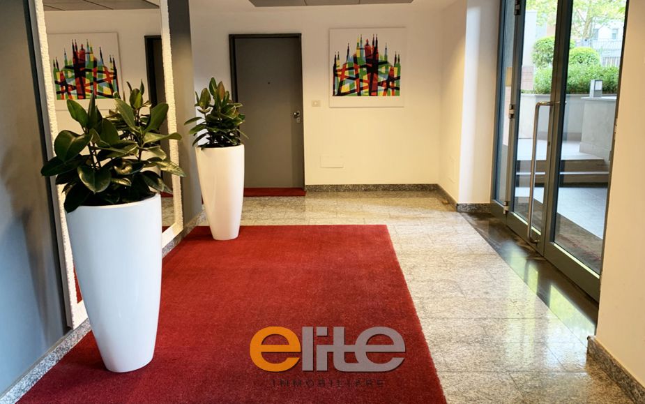 Furnished one-bedroom apartment in a modern building near Bocconi.