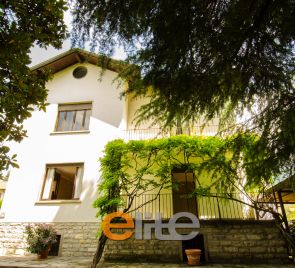 Villa con parco a Mandello Lario